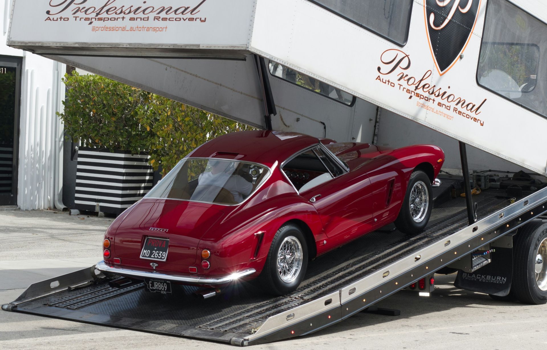 One Car Enclosed White Glove Trailer