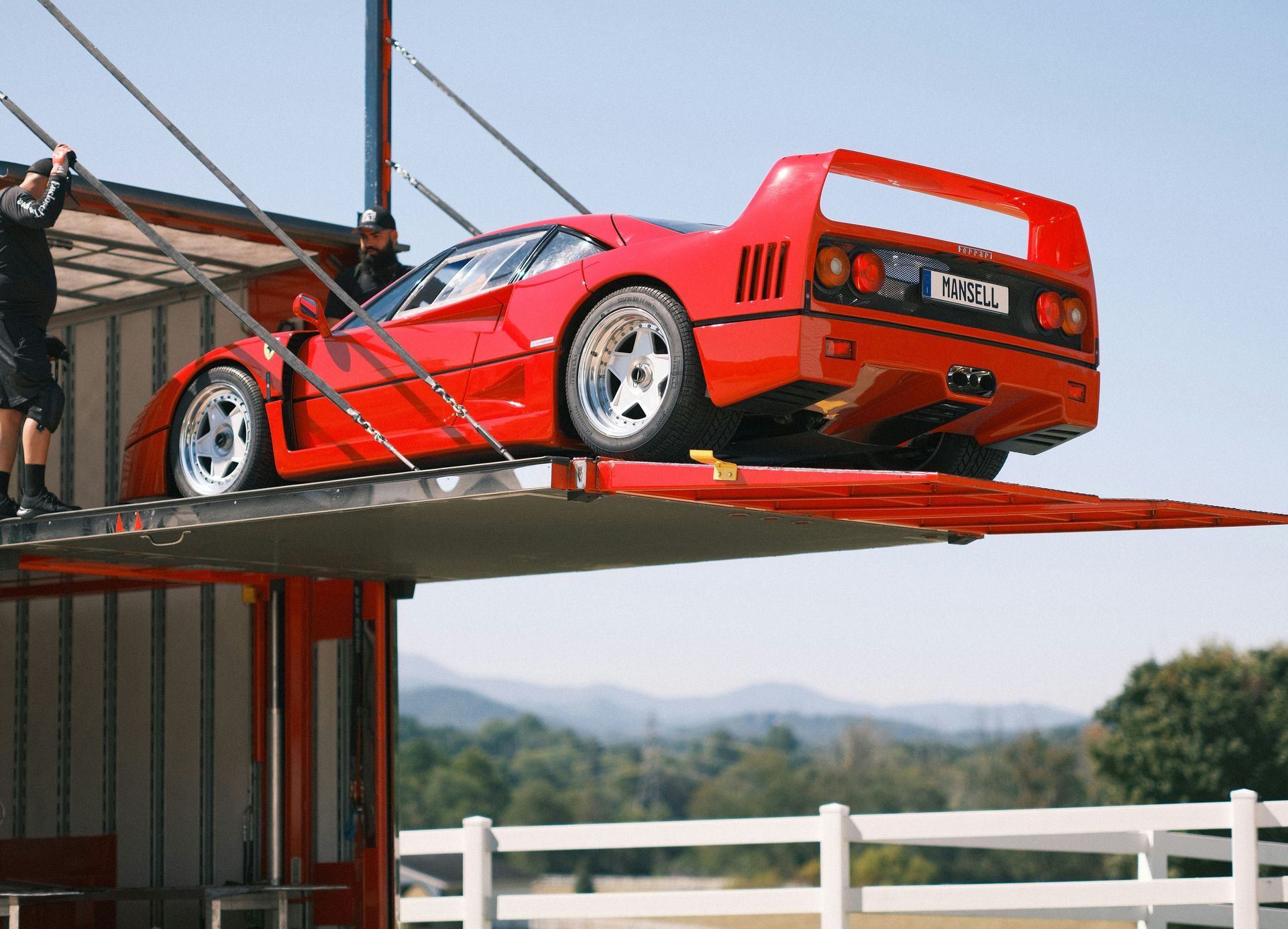 Ferrari Liftgate Loading